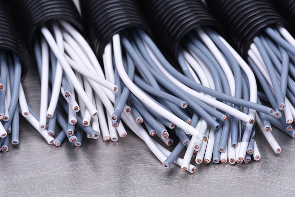 Choosing the Right Insulation for Your Harness: Silicone, PTFE, or XLPE? Choosing the Right Insulation for Your Harness: Silicone, PTFE, or XLPE?